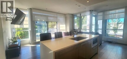 5289 Cambie St. in Vancouver, BC - Building Photo - Building Photo