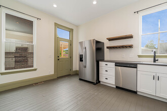 1563 Holman St, Unit #1 in Covington, KY - Foto de edificio - Building Photo