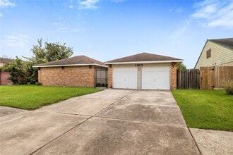 1815 Millbury Dr in Missouri City, TX - Building Photo - Building Photo