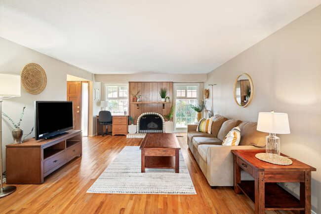 property at 5330 SW Mayfair Ct