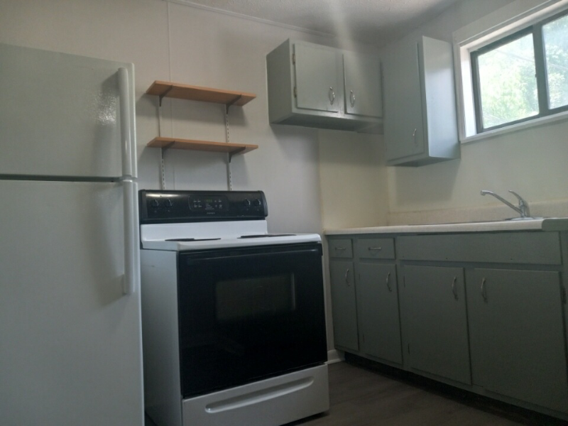 155 Midway Dr, Unit A in Oliver Springs, TN - Building Photo