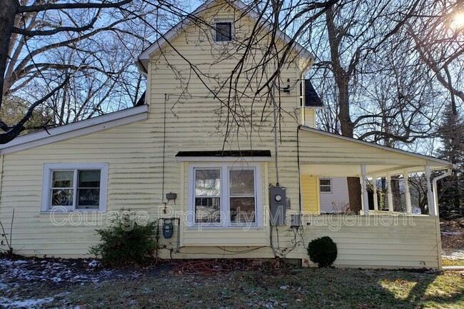 404 Underwood Ave in Elmira, NY - Building Photo - Building Photo