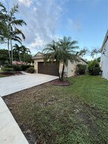 1007 Nandina Dr in Weston, FL - Building Photo