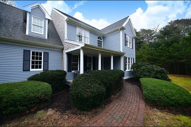 property at 8 Tiffany Rd