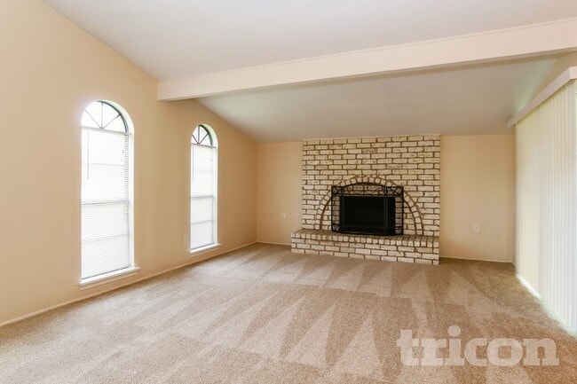 5655 Hardwood Forest Dr in Houston, TX - Foto de edificio - Building Photo