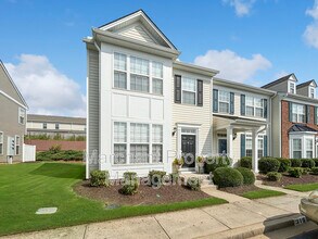 315 Intrepid Ct in Greer, SC - Building Photo - Building Photo