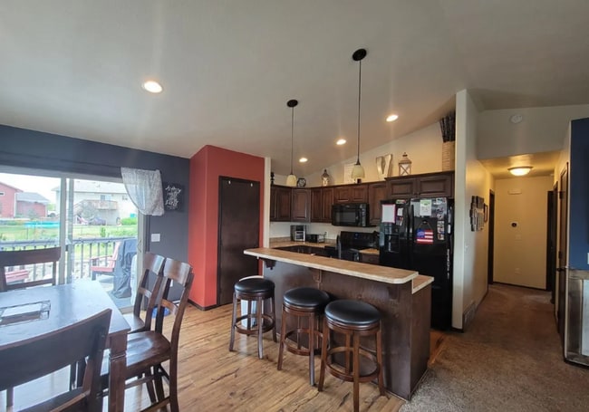 8016 W Vista Park St in Sioux Falls, SD - Building Photo - Building Photo