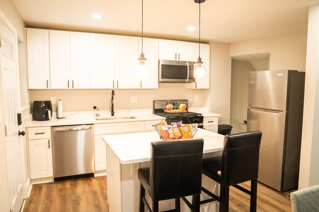 property at 8623 Willow Oak Rd