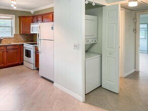 144 Canterbury E in West Palm Beach, FL - Building Photo - Building Photo