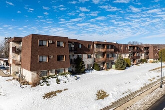 Lakecrest Apartments in Mound, MN - Building Photo - Building Photo