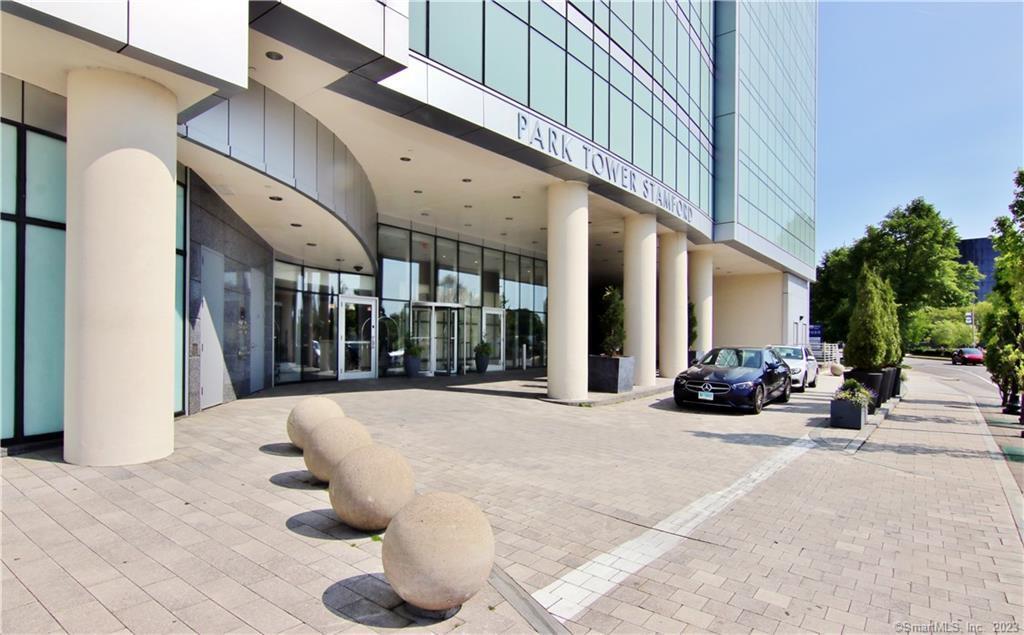 1 Broad St in Stamford, CT - Building Photo