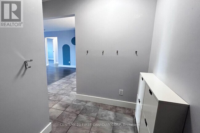 1096 Jalna Blvd in London, ON - Building Photo - Building Photo