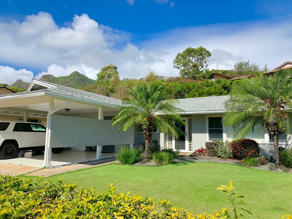 1359 Akiahala St in Kailua, HI - Foto de edificio