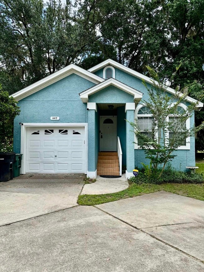 property at 4417 Siesta Ct