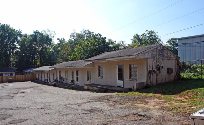 Oakdale Apartments in Greenville, SC - Building Photo - Building Photo