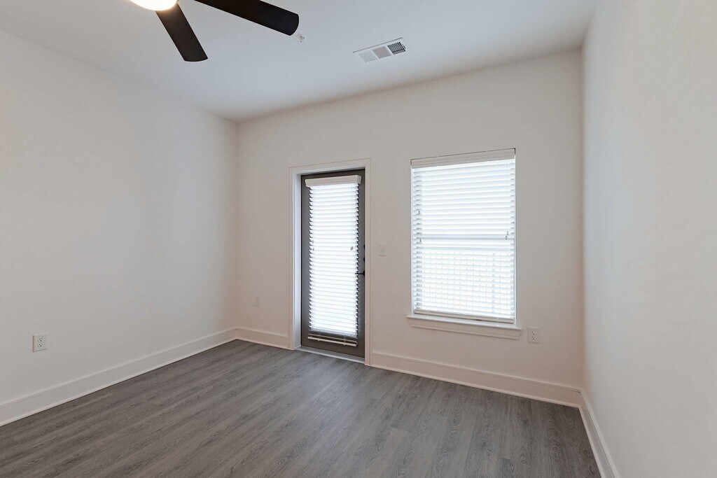 The Wren Mercer Crossing Apartments in Farmers Branch, TX