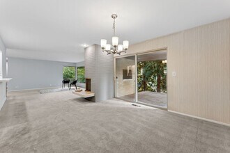 16406 Marine View Dr SW in Burien, WA - Building Photo - Building Photo