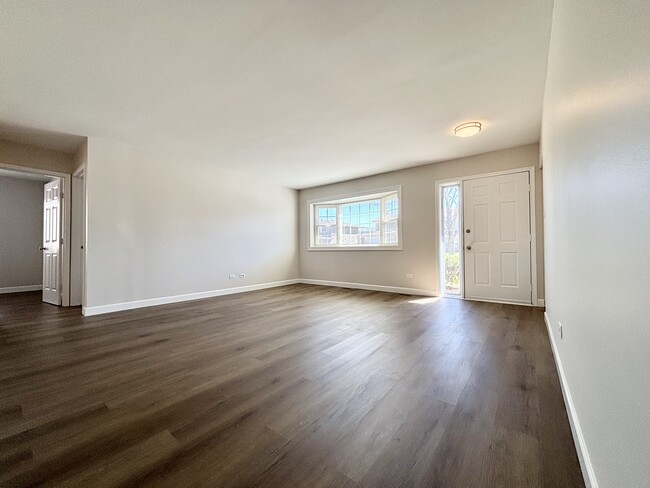 6652 Foxtree Ave in Woodridge, IL - Building Photo - Building Photo