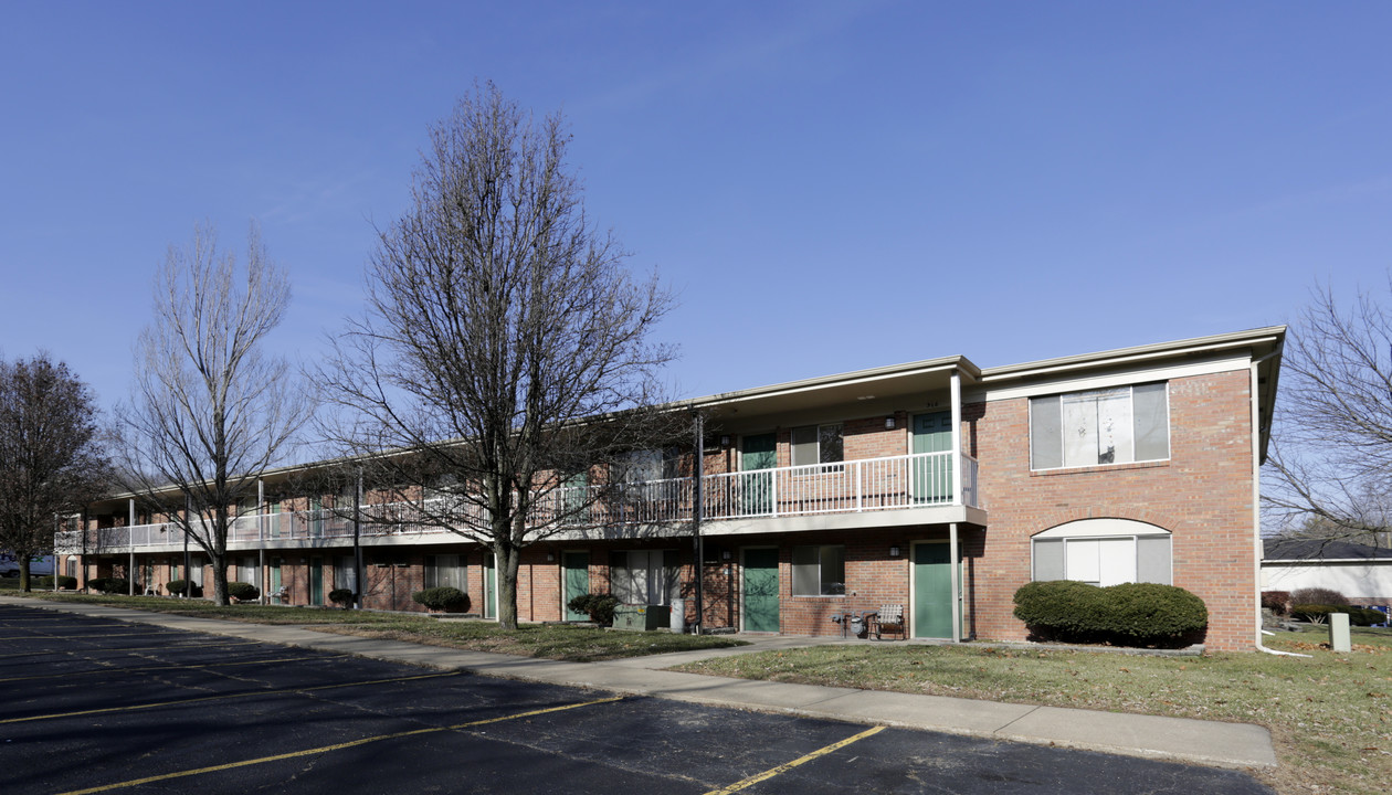 Forest Park Apartments in Peoria Heights, IL - Building Photo