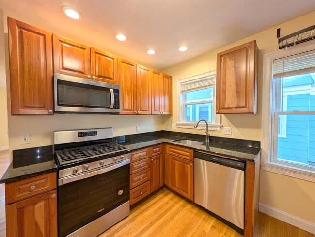 51 Beacon St, Unit 2