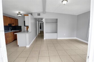 272 NW 30th Terrace in Fort Lauderdale, FL - Building Photo - Building Photo