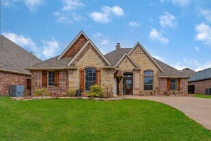 104 Olympic Dr in Willow Park, TX - Building Photo