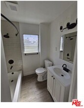 10504 Ayres Ave in Los Angeles, CA - Building Photo - Building Photo