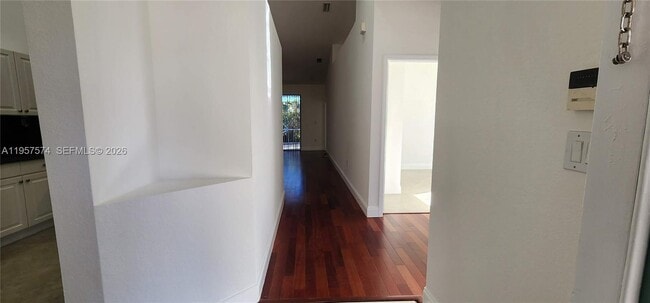 7400 S Aragon Blvd in Sunrise, FL - Building Photo - Building Photo