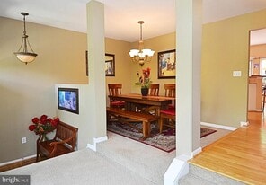 21168 Millwood Square in Sterling, VA - Building Photo