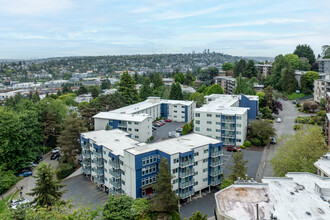 Windy Hill Condominiums in Seattle, WA - Building Photo - Building Photo