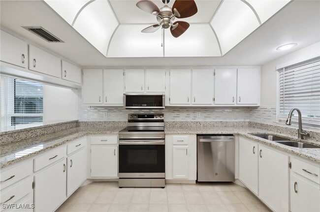 5500 Rattlesnake Hammock Rd in Naples, FL - Building Photo - Building Photo