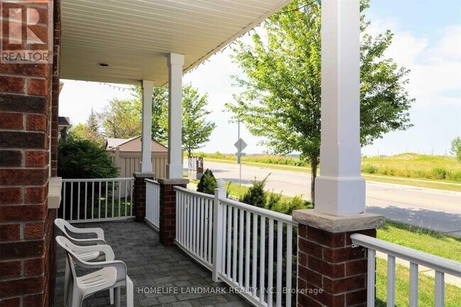1 Fouracre Way in Aurora, ON - Building Photo - Building Photo