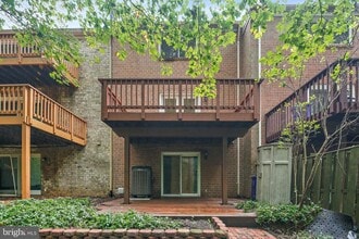 11919 New Country Ln in Columbia, MD - Building Photo - Building Photo