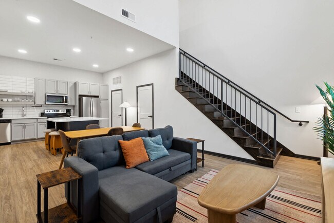 423 E Michigan St