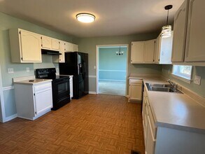132 Twinwood Rd in Clemmons, NC - Building Photo - Building Photo