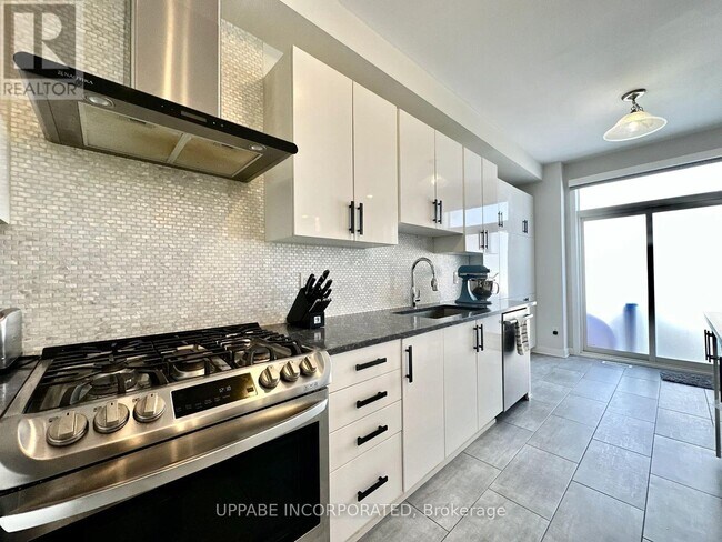 63 Gardenpost Ter in Ottawa, ON - Building Photo - Building Photo