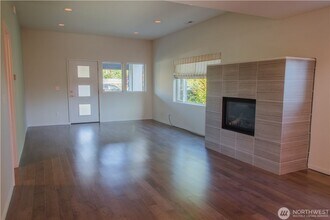 4827 42nd Ave SW in Seattle, WA - Building Photo - Building Photo