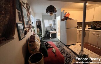 226 Parker Hill Ave, Unit 3 in Boston, MA - Foto de edificio - Building Photo