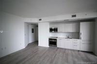 55 SW 9th St, Unit 1708 in Miami, FL - Building Photo - Building Photo