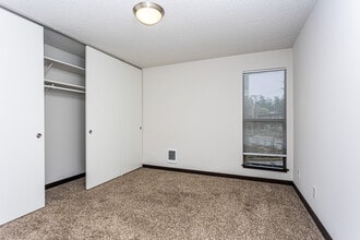 Normandy Duke Apartments in Normandy Park, WA - Building Photo - Interior Photo