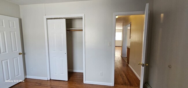 5717 108th St, Unit 2 in Corona, NY - Building Photo - Building Photo