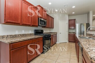 8224 W Green Kingfisher Ln in Tucson, AZ - Building Photo - Building Photo