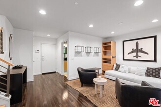 310 Washington Blvd in Marina Del Rey, CA - Building Photo - Building Photo