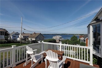 32 Seaconnet Ave in Tiverton, RI - Building Photo - Building Photo