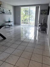 2905 Point E Dr in Aventura, FL - Building Photo - Building Photo