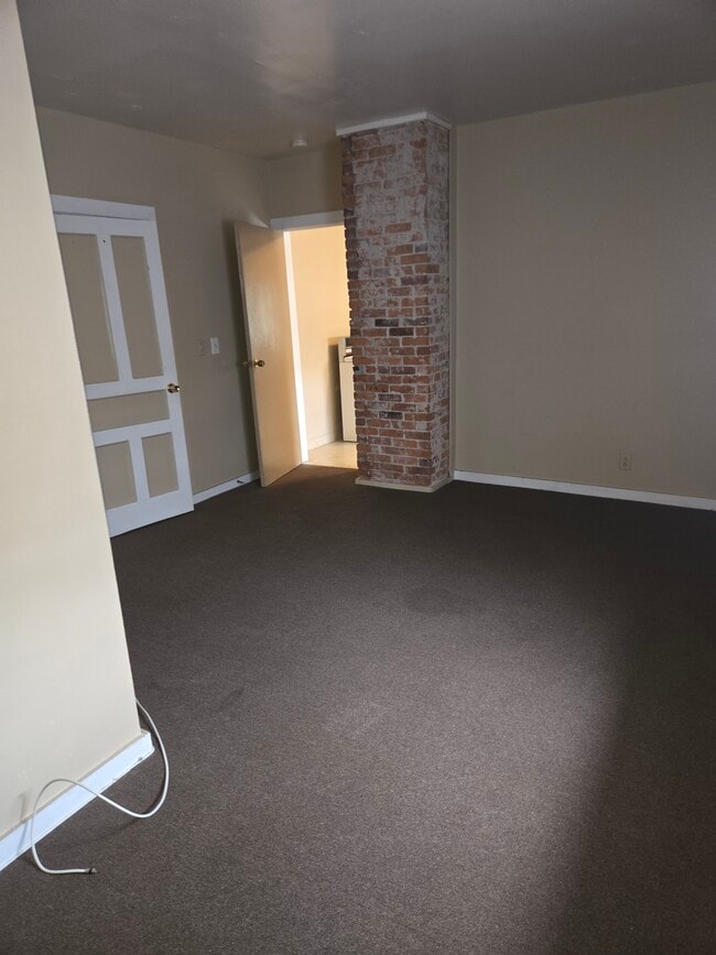 150 Forest Ave, Unit Upper in Buffalo, NY - Foto de edificio - Building Photo