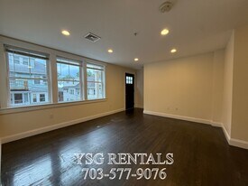 24 Sunset St, Unit Unit 1 in Boston, MA - Building Photo
