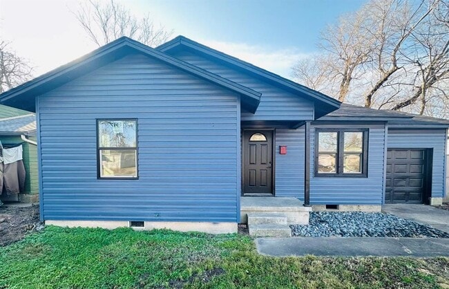 property at 820 Iowa St