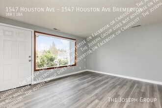 1547 Houston Ave in Bremerton, WA - Building Photo - Building Photo