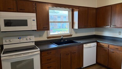 2710 Luther Dr in Ames, IA - Building Photo - Building Photo